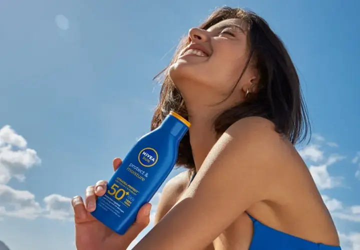 Klasyczny krem Nivea a opalanie: Czy przyspiesza? Poznaj fakty.