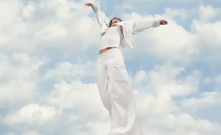 Cloud Dancer - kolor roku. Jak nosić tę biel z klasą?