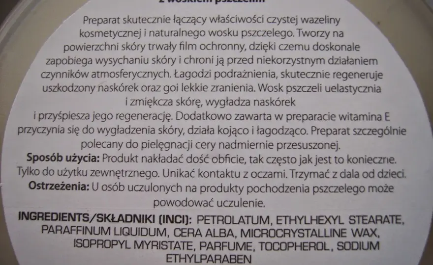 Petrolatum - co to jest i jak działa w pielęgnacji skóry?