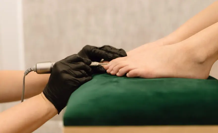 Pedicure japoński - naturalne wzmocnienie paznokci stóp?